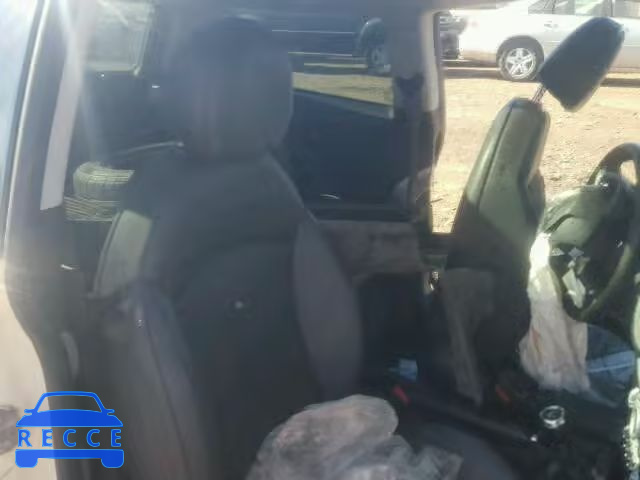 2009 MINI COOPER S WMWMF735X9TX40972 image 5
