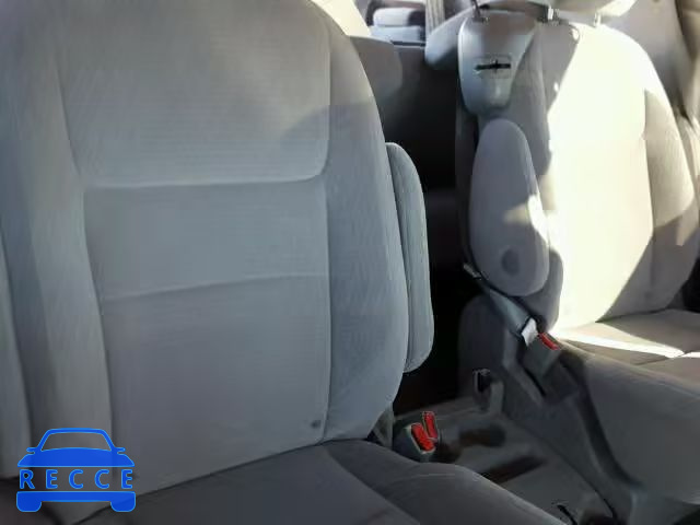 2015 TOYOTA SIENNA LE 5TDKK3DC3FS611056 image 5