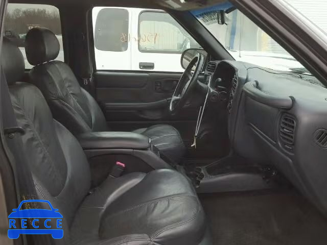 2002 GMC SONOMA 1GTDT13W42K191900 image 4