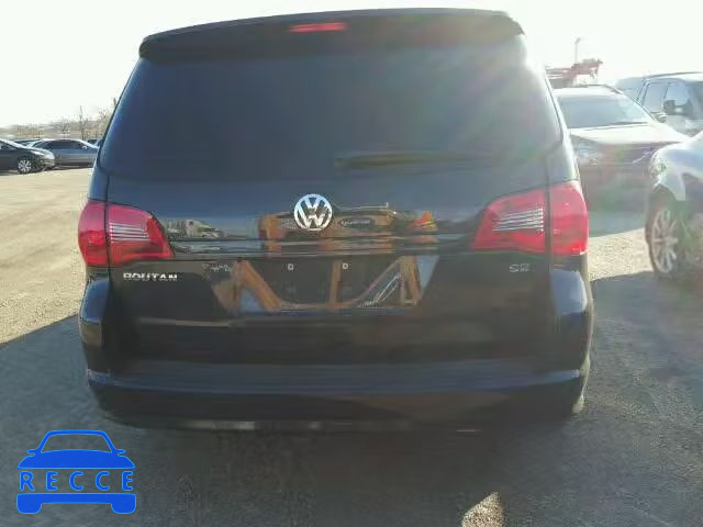 2010 VOLKSWAGEN ROUTAN SE 2V4RW3D17AR360535 зображення 9