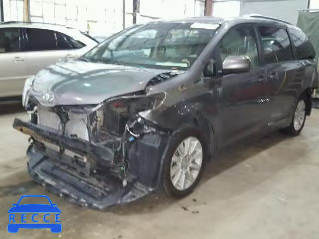 2013 TOYOTA SIENNA LE 5TDJK3DC3DS064993 зображення 1