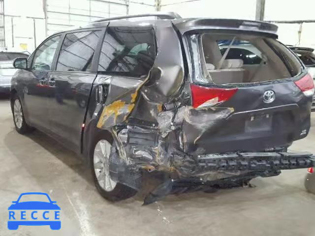 2013 TOYOTA SIENNA LE 5TDJK3DC3DS064993 зображення 2