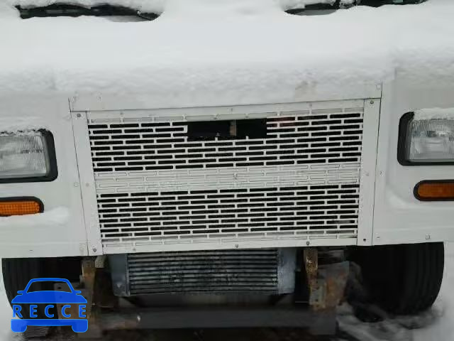 2000 FREIGHTLINER M LINE WAL 4UZA4FA4XYCF31986 image 8