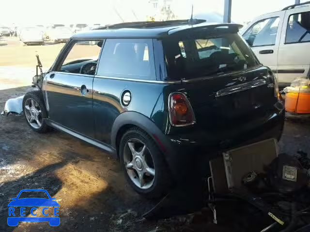 2009 MINI COOPER S WMWMF735X9TT94051 image 2