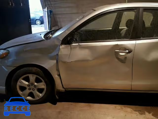 2004 TOYOTA MATRIX 2T1KR32E54C271043 зображення 8