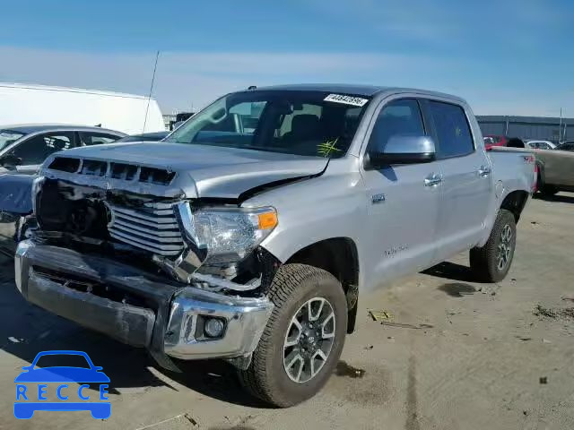 2017 TOYOTA TUNDRA CREWMAX 5TFHY5F14HX585791 зображення 1