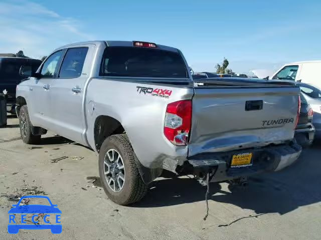 2017 TOYOTA TUNDRA CREWMAX 5TFHY5F14HX585791 Bild 2