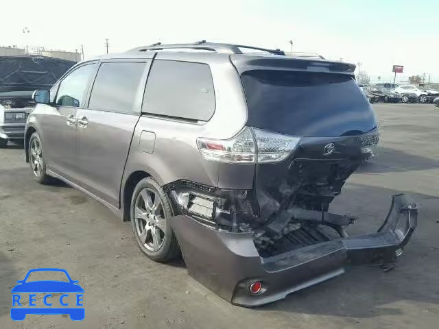 2017 TOYOTA SIENNA SE 5TDXZ3DC6HS774479 зображення 2