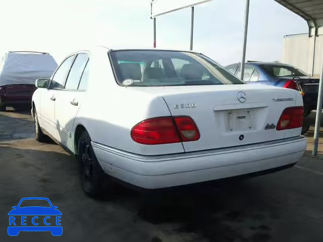 1999 MERCEDES-BENZ E 300TD WDBJF25H5XA922960 image 2