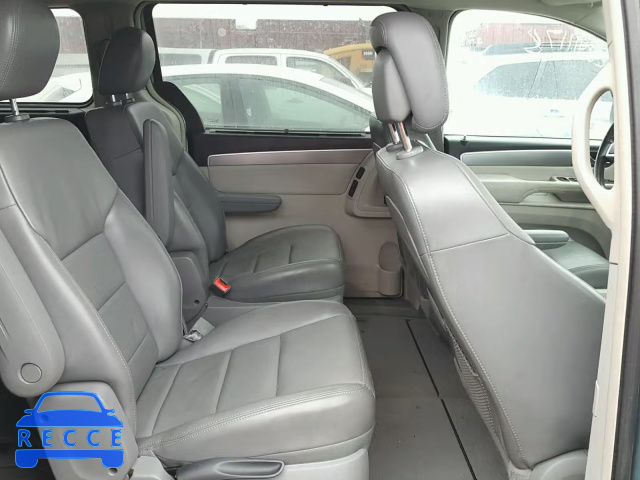 2010 VOLKSWAGEN ROUTAN SEL 2V4RW6DX6AR295490 image 5