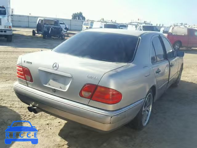 1996 MERCEDES-BENZ E 300D WDBJF20F8TJ004670 image 3