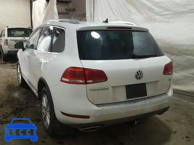 2014 VOLKSWAGEN TOUAREG V6 WVGEP9BPXED009686 image 2