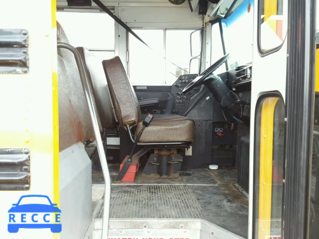 1999 INTERNATIONAL 3000 3800 1HVBBAAN4XH209590 image 4