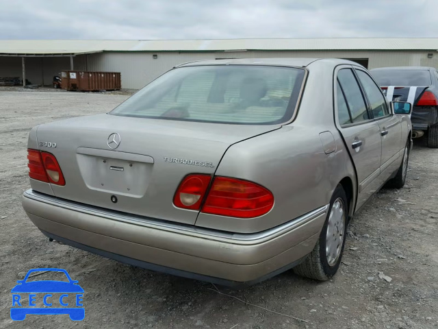 1998 MERCEDES-BENZ E 300TD WDBJF25F4WA610870 image 3