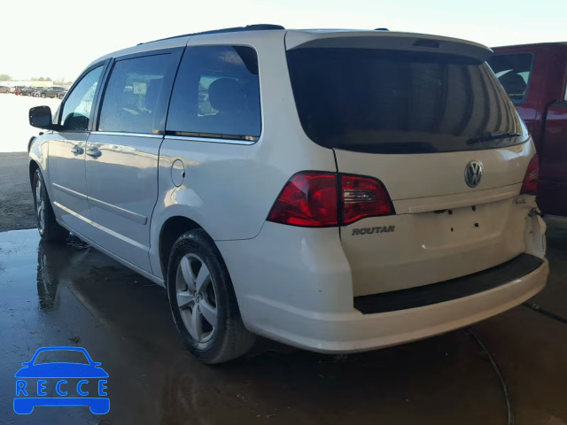 2011 VOLKSWAGEN ROUTAN SEL 2V4RW5DG3BR717324 image 2