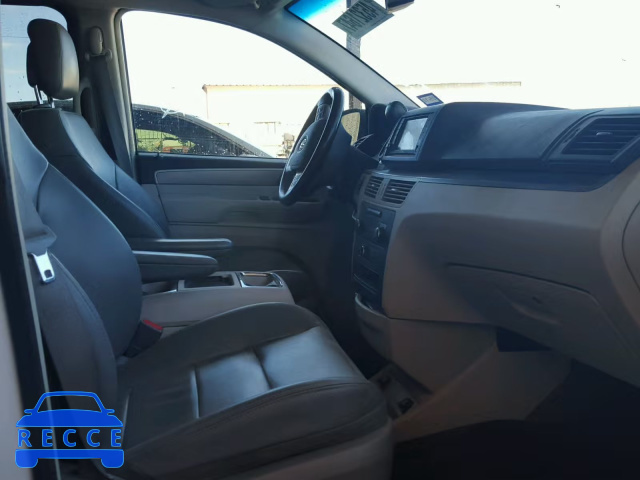 2011 VOLKSWAGEN ROUTAN SEL 2V4RW5DG3BR717324 image 4