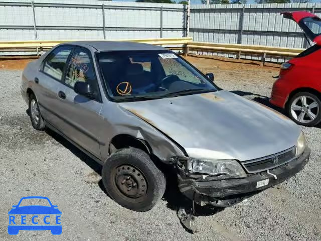 1996 HONDA ACCORD DX 1HGCD562XTA027598 image 0