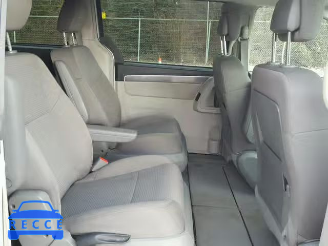 2011 VOLKSWAGEN ROUTAN S 2V4RW4DGXBR738892 image 5