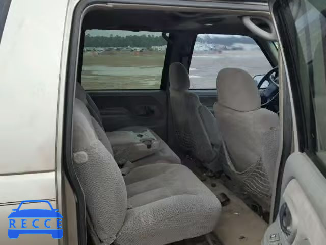 1999 GMC SUBURBAN C 3GKEC16R0XG548907 image 5