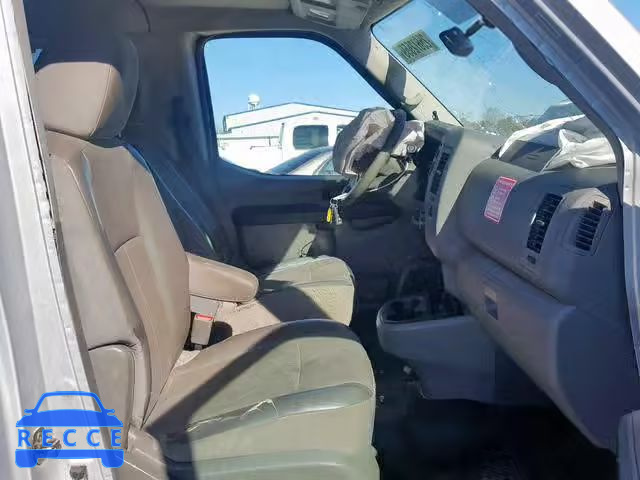 2016 NISSAN NV 3500 5BZBF0AA0GN851646 image 4