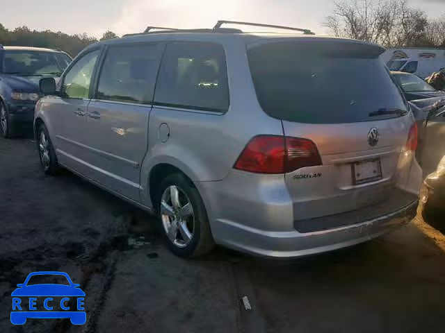 2011 VOLKSWAGEN ROUTAN SEL 2V4RW5DG8BR805267 Bild 2