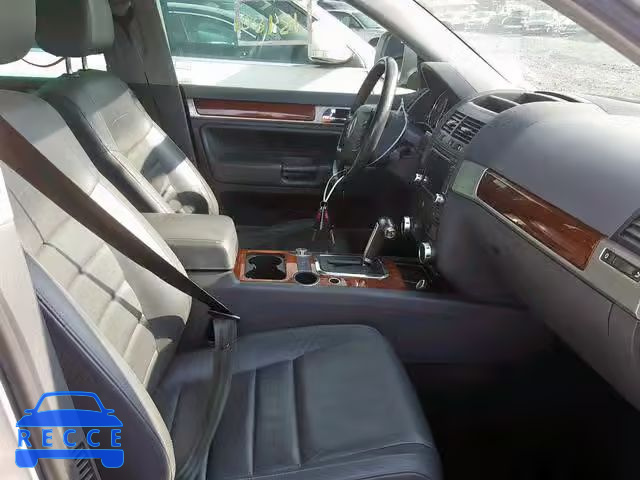 2010 VOLKSWAGEN TOUAREG TD WVGFK7A93AD000252 image 4