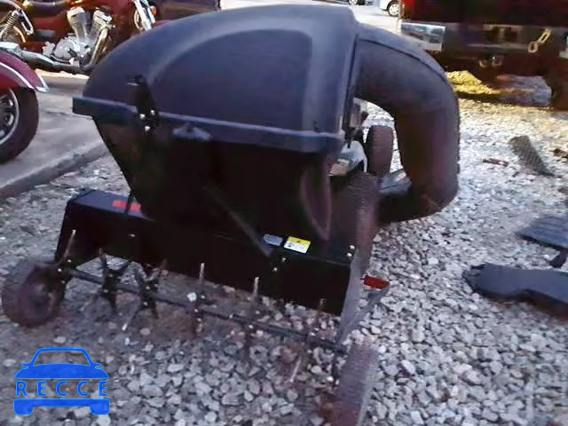 2011 CRAF LAWN MOWER 2011 image 8