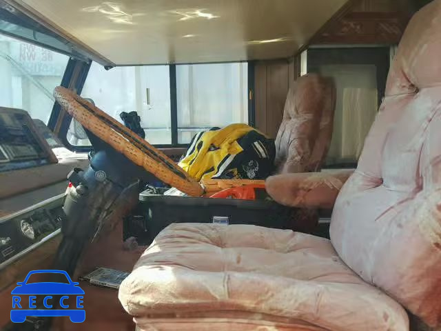 1987 CHEVROLET MOTORHOME 1GBJP37W7H3330311 Bild 4