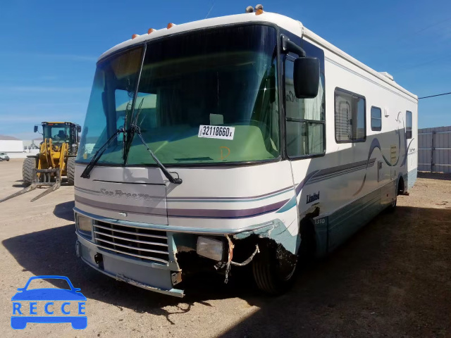 1998 CHEVROLET MOTORHOME 1GBKP37J0W3317406 image 1