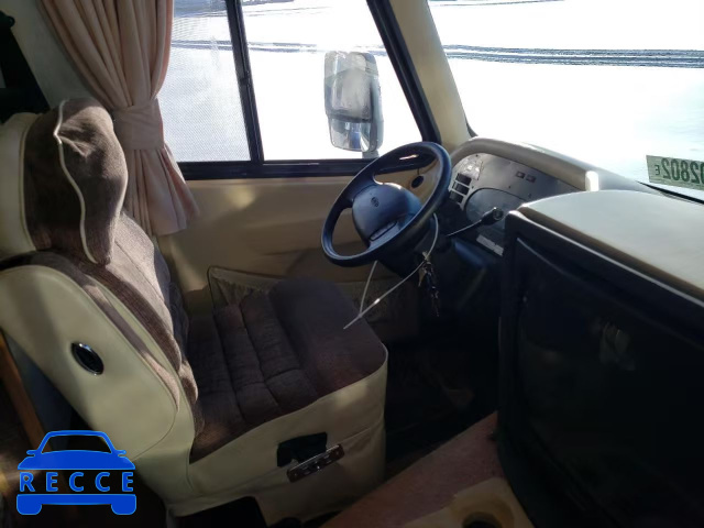 1999 FORD MOTORHOME 3FCNF53S3XJA14918 image 4