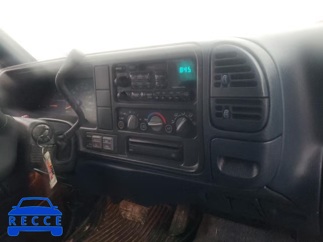 1999 GMC K1500 1GKFK16R3XJ701916 Bild 8