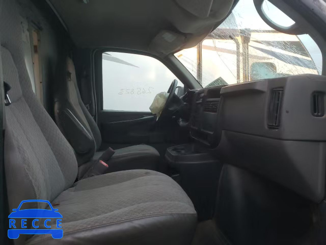 2005 CHEVROLET EXPRESS 1GBHG31U751237169 зображення 4