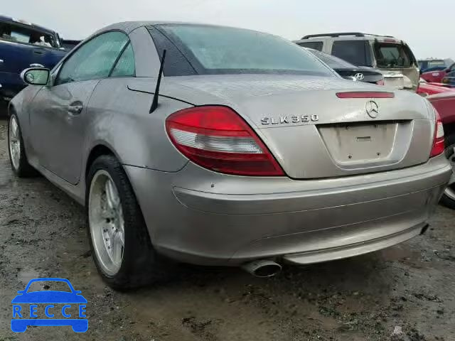 2005 MERCEDES-BENZ SLK350 WDBWK56F75F027292 image 2