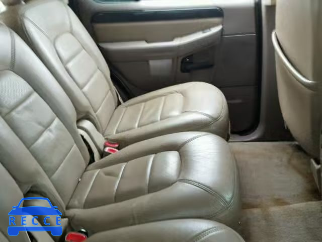 2002 FORD EXPLORER L 1FMDU75W52UB72656 image 5