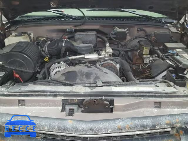 1997 GMC K1500 SUBU 1GDFK16R5VJ716518 Bild 6