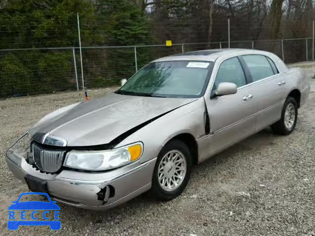 1999 LINCOLN TOWN CAR S 1LNFM82W3XY610545 image 1