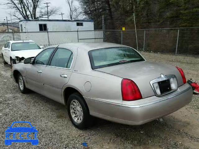 1999 LINCOLN TOWN CAR S 1LNFM82W3XY610545 image 2