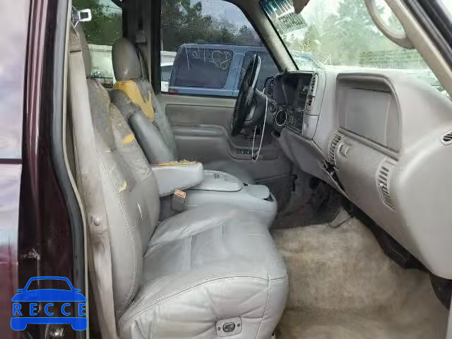 1997 CHEVROLET SUBURBAN 1GNFK16R5VJ437680 image 4