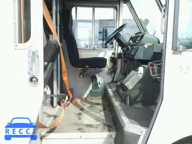 1998 FREIGHTLINER M LINE WAL 4UZA4FF4XWC911817 image 4