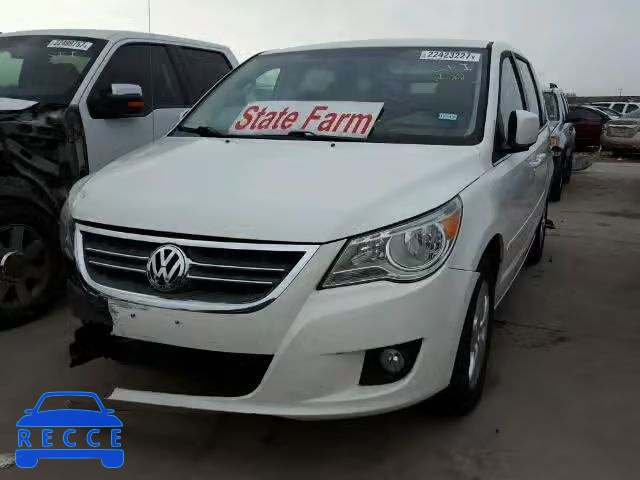 2010 VOLKSWAGEN ROUTAN SE 2V4RW3D13AR305998 image 1