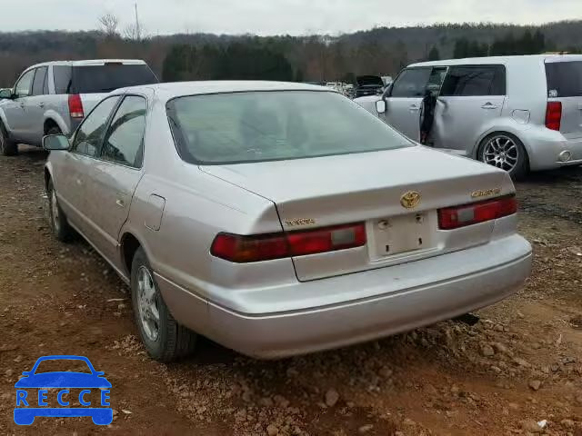 1997 TOYOTA CAMRY 4T1BG22KXVU749298 image 2