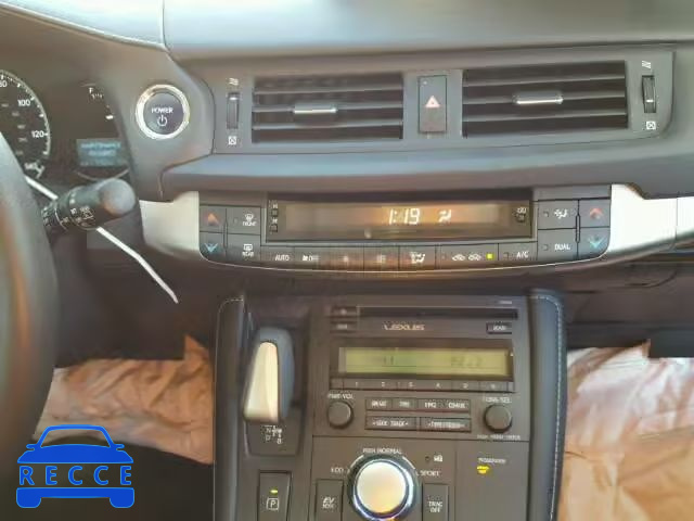 2017 LEXUS CT 200 JTHKD5BH0H2288033 Bild 8