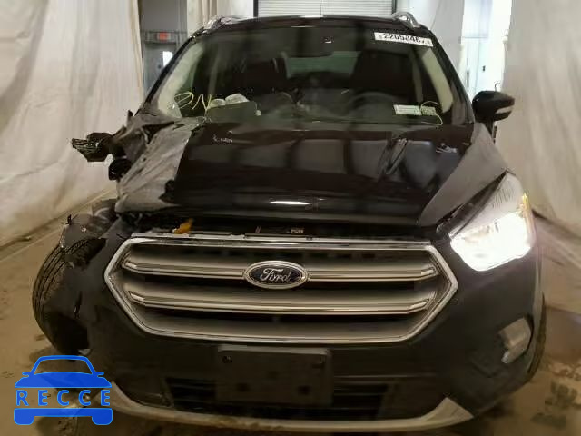 2017 FORD ESCAPE TIT 1FMCU9J96HUC17409 image 8