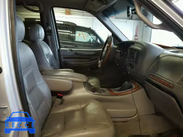 1999 LINCOLN NAVIGATOR 5LMPU28A8XLJ39936 зображення 4