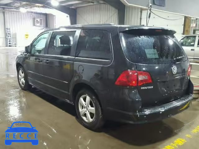 2011 VOLKSWAGEN ROUTAN SE 2V4RW3DG9BR642472 зображення 2