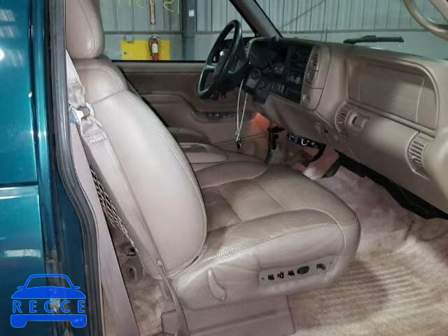 1998 GMC K1500 SUBU 1GKFK16R2WJ718348 image 4