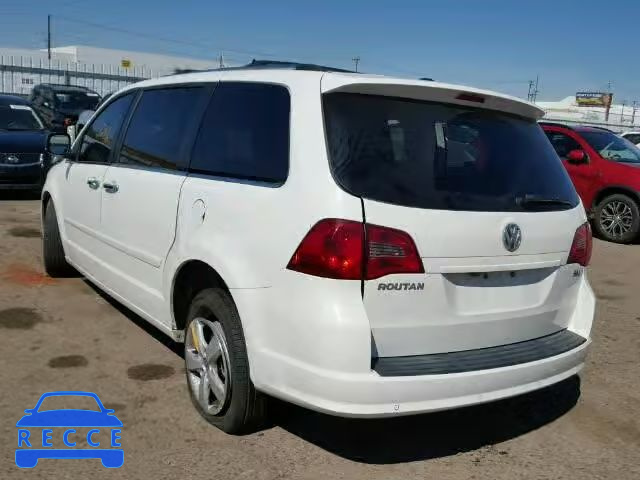 2010 VOLKSWAGEN ROUTAN SEL 2V4RW6DX1AR333370 Bild 2