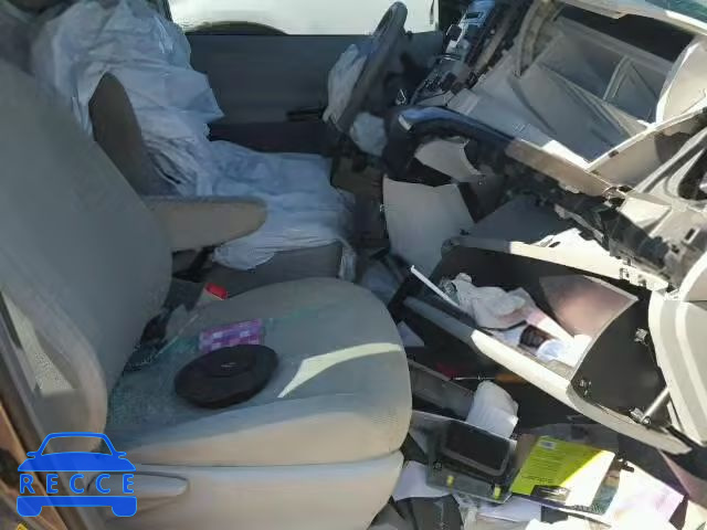2011 TOYOTA SIENNA 5TDZK3DC9BS101187 Bild 4