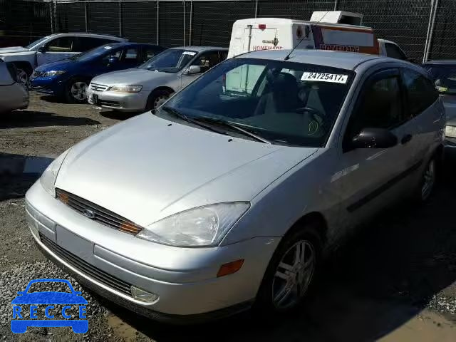 2000 FORD FOCUS ZX3 3FAFP3133YR135880 image 1