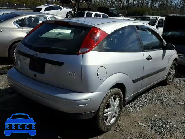 2000 FORD FOCUS ZX3 3FAFP3133YR135880 image 2
